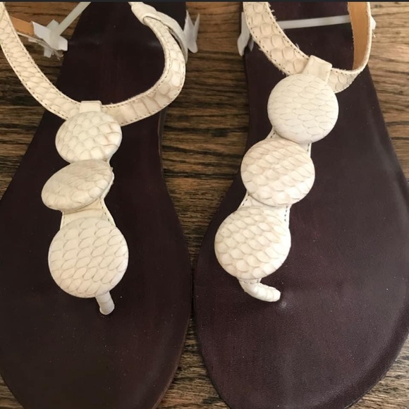 Anthropologie Snakeskin T Strap Sandals Size 8 NIB - Picture 2 of 3